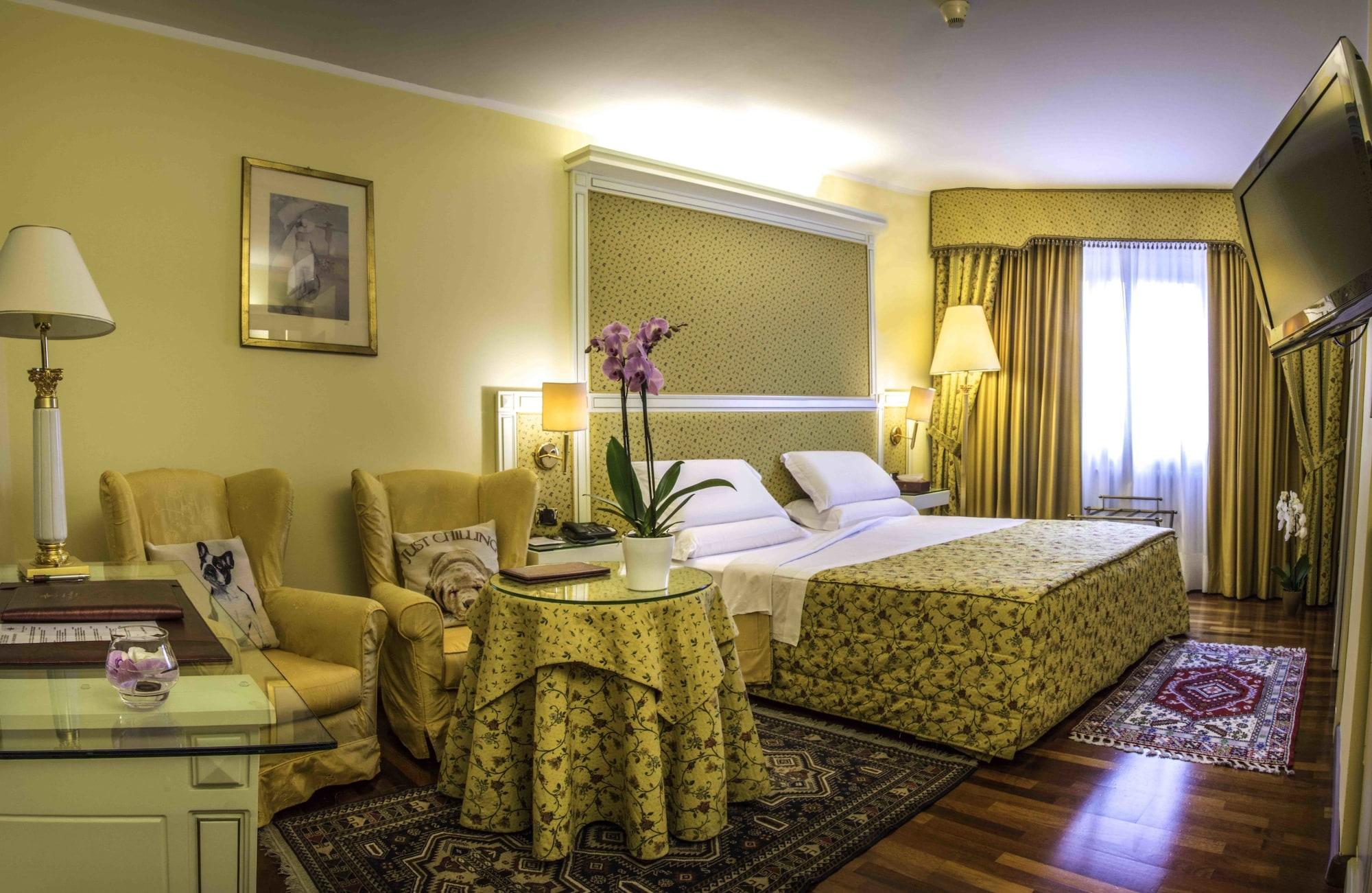 Hotel La Bussola نوفارا المظهر الخارجي الصورة