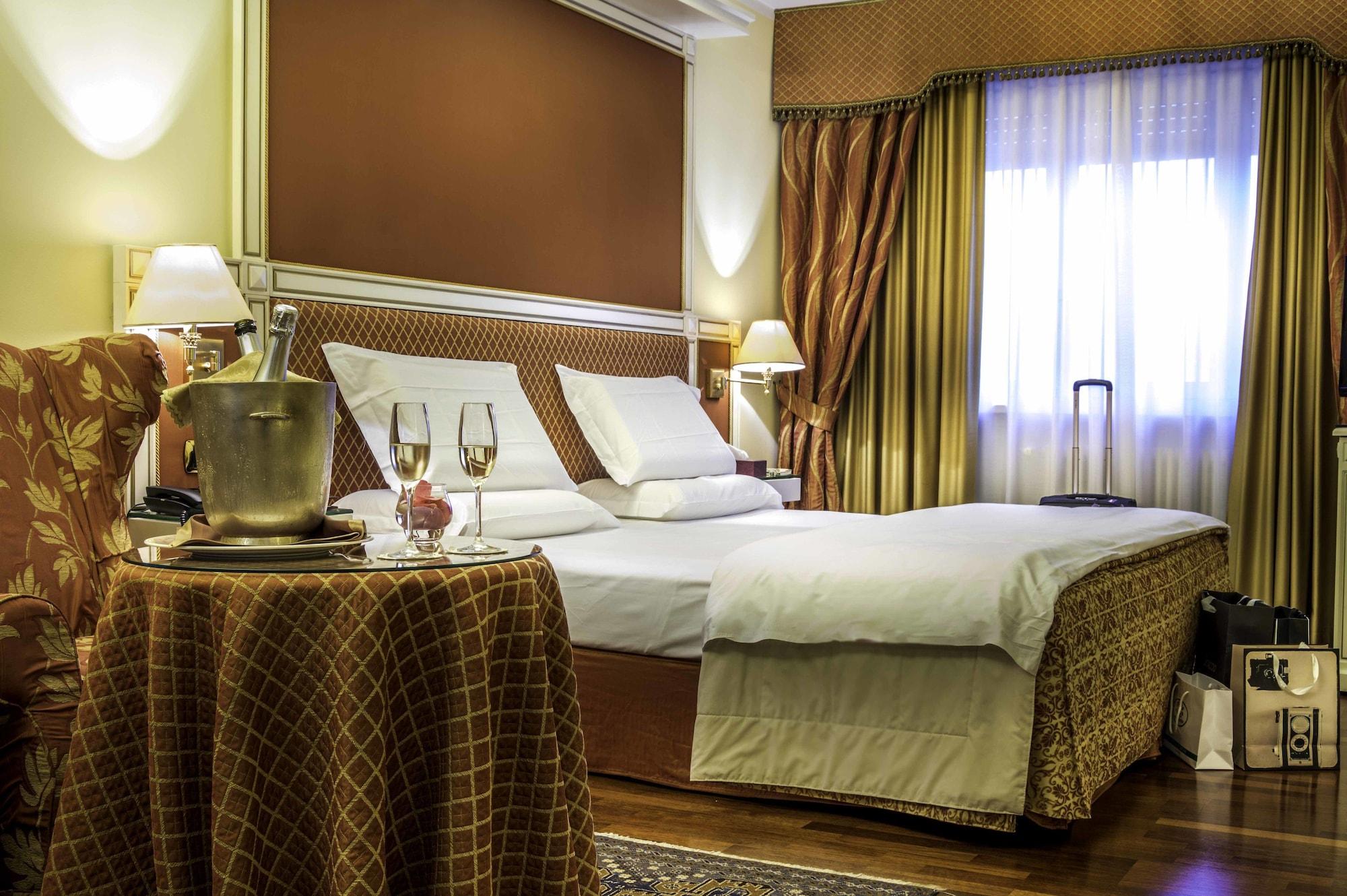 Hotel La Bussola نوفارا المظهر الخارجي الصورة