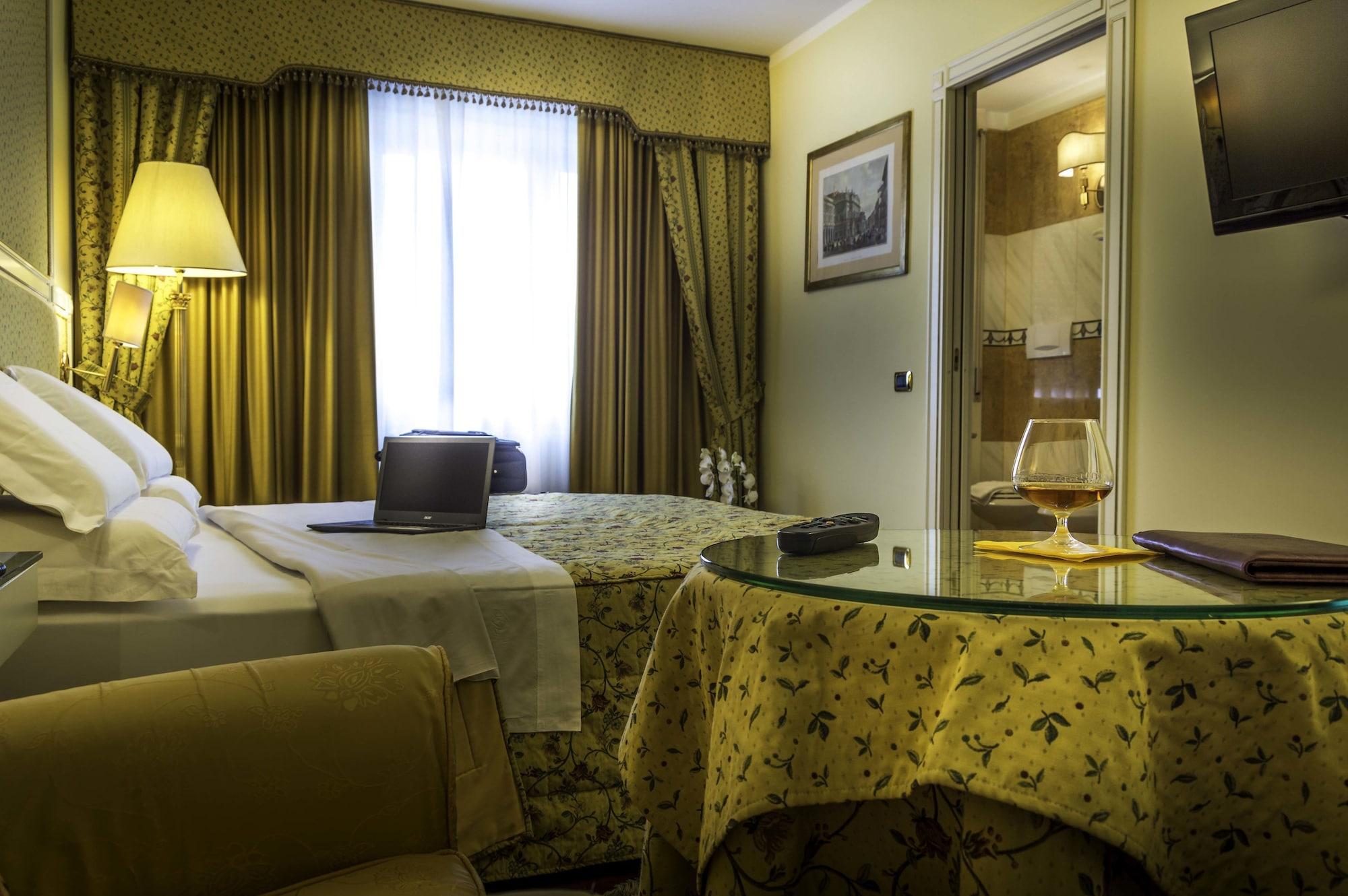 Hotel La Bussola نوفارا المظهر الخارجي الصورة