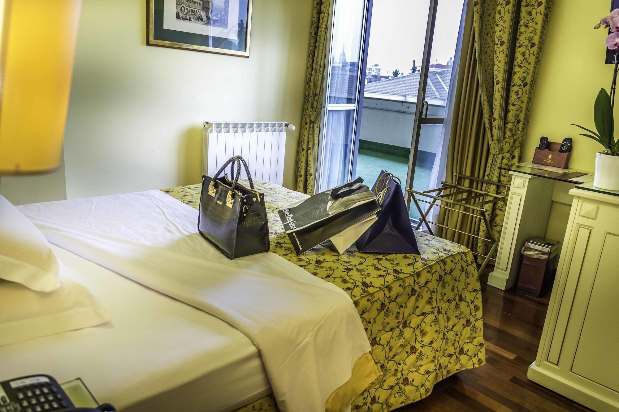 Hotel La Bussola نوفارا المظهر الخارجي الصورة