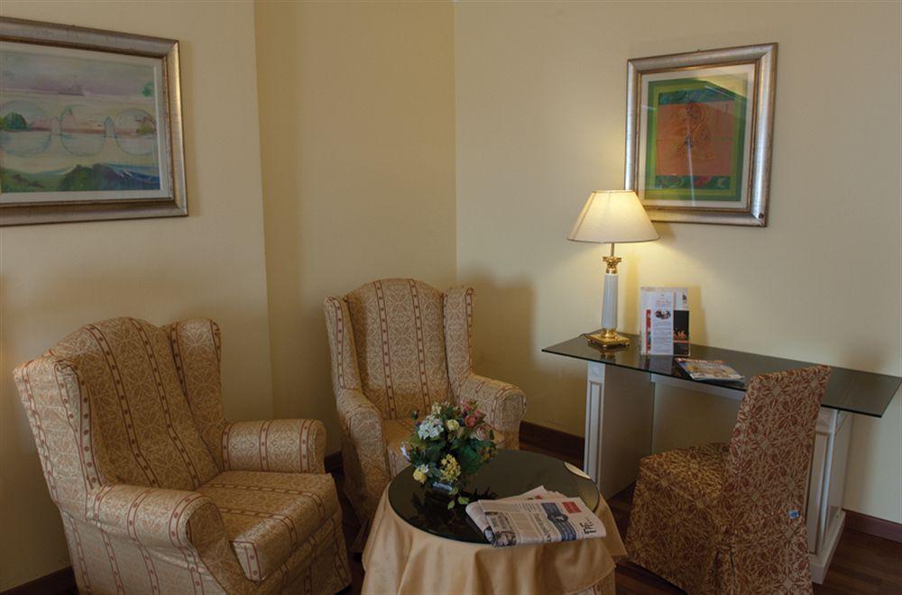Hotel La Bussola نوفارا المظهر الخارجي الصورة